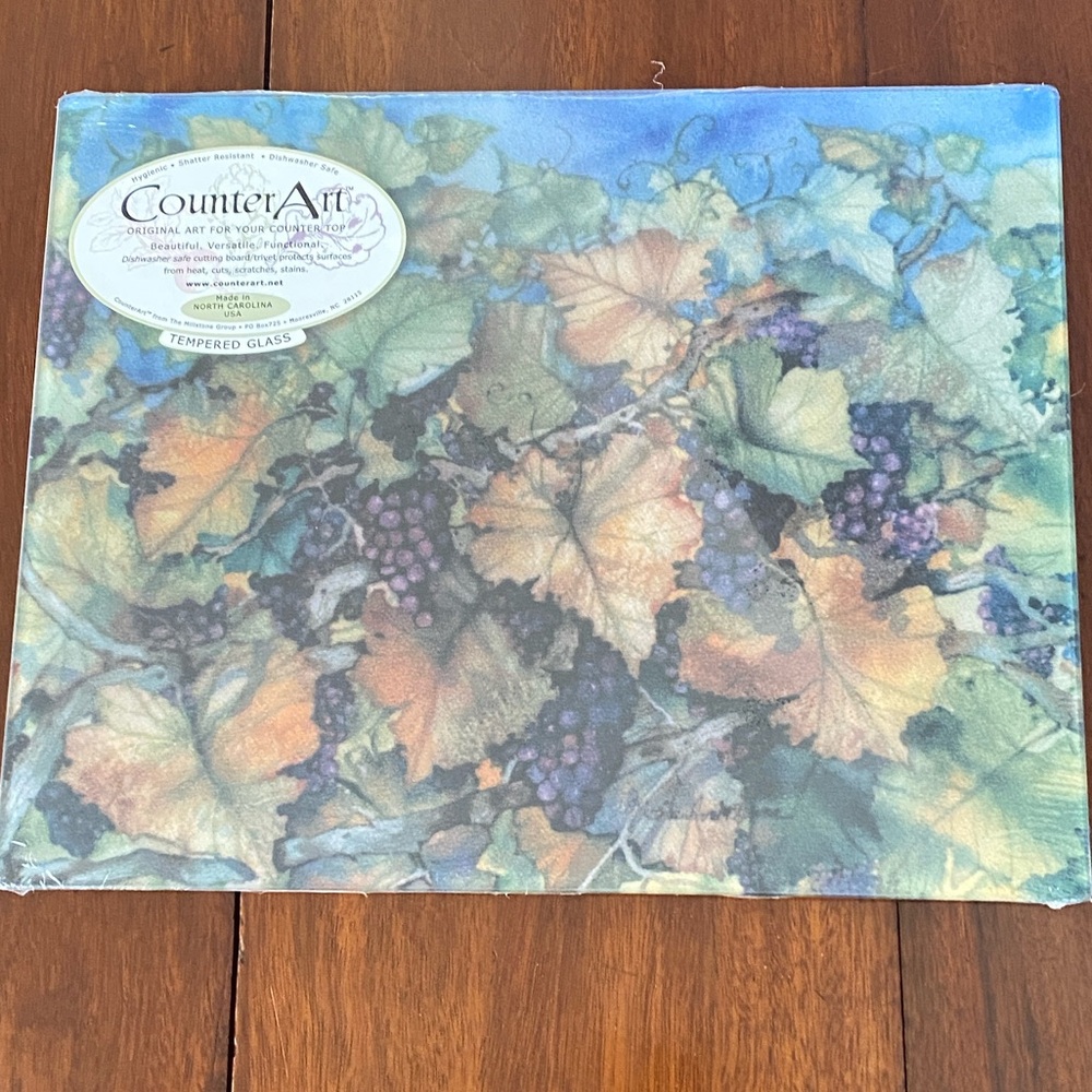 Grapes Leaves & Grapes Counter Art Tempered Glass Cutting Board 12 x 15 NWT